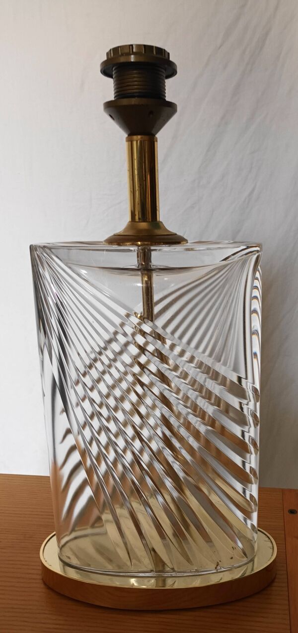 Lampe a poser en cristal taillé et laiton des années 70
