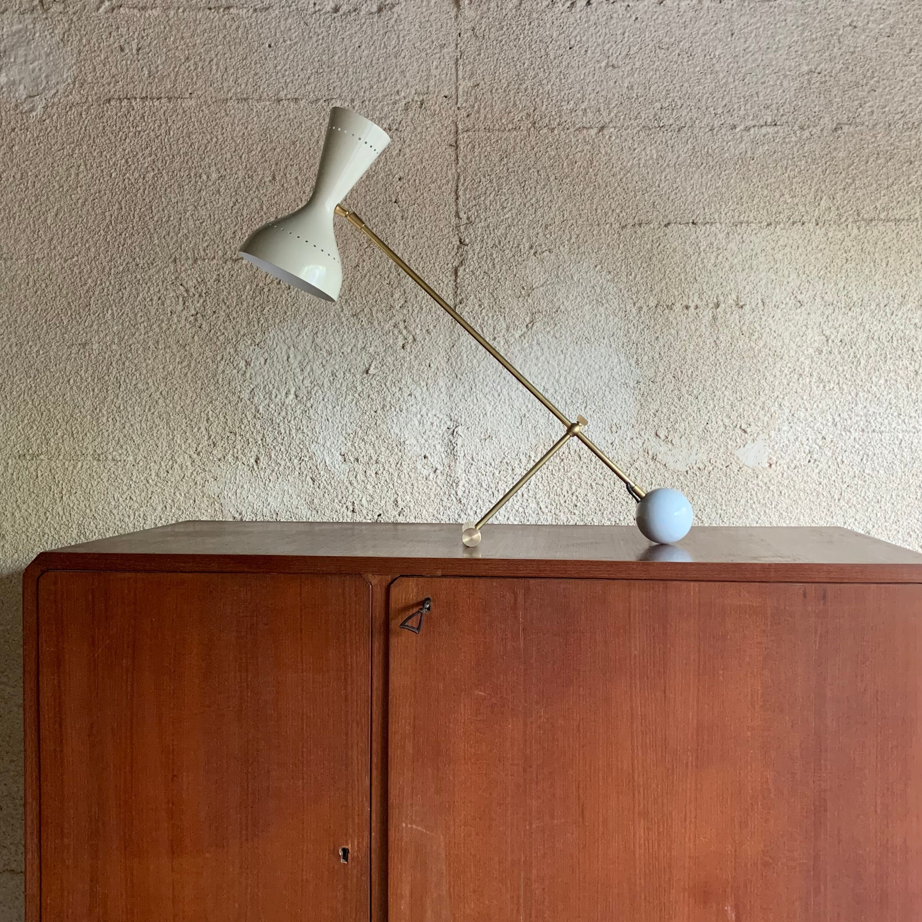 Diabolo lamp with marble counterweight