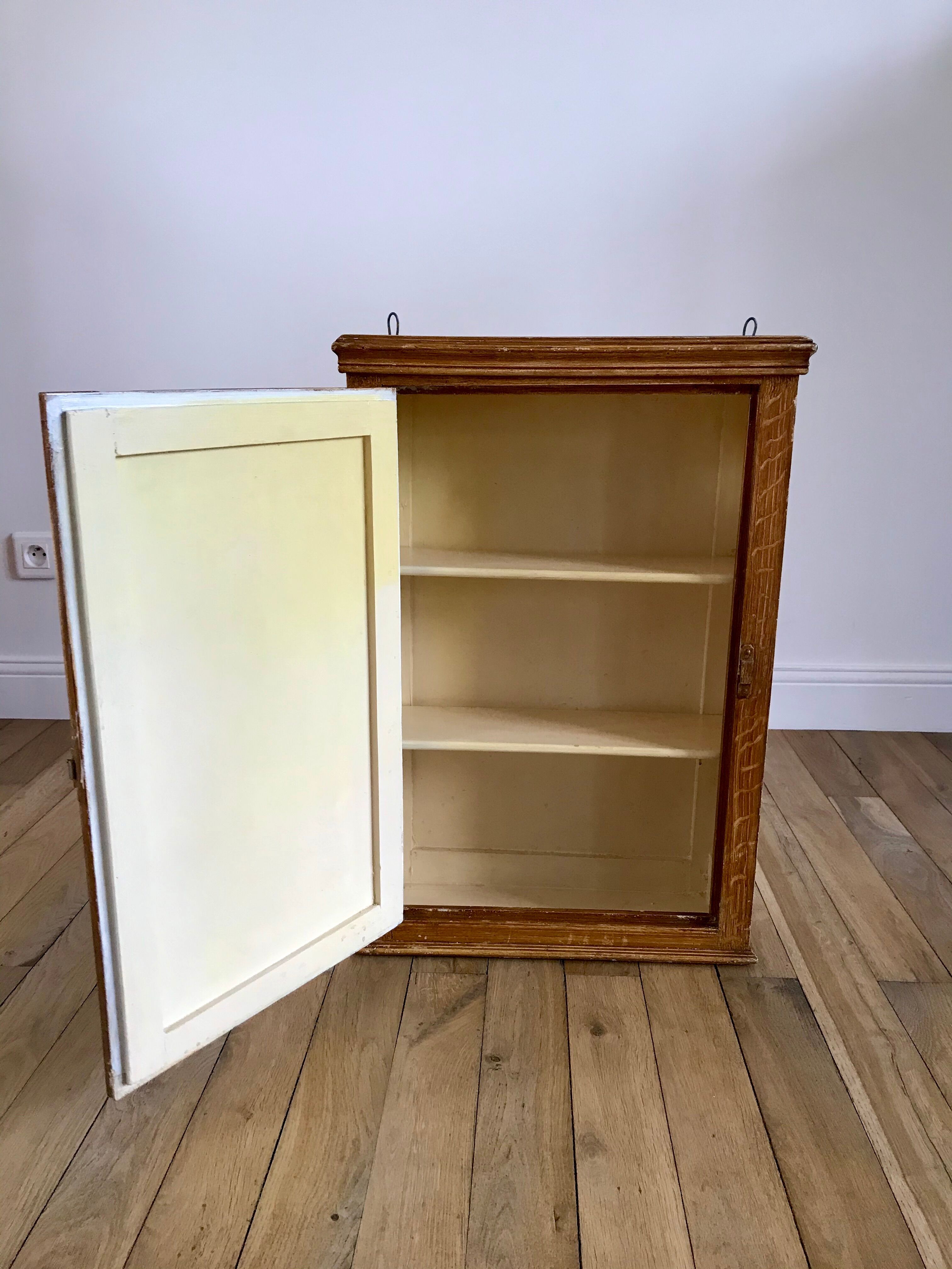 Wall Shelf / Medicine Cabinet Vintage 50s