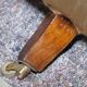 Paire de canapés Chesterfield en cuir Howard & Sons