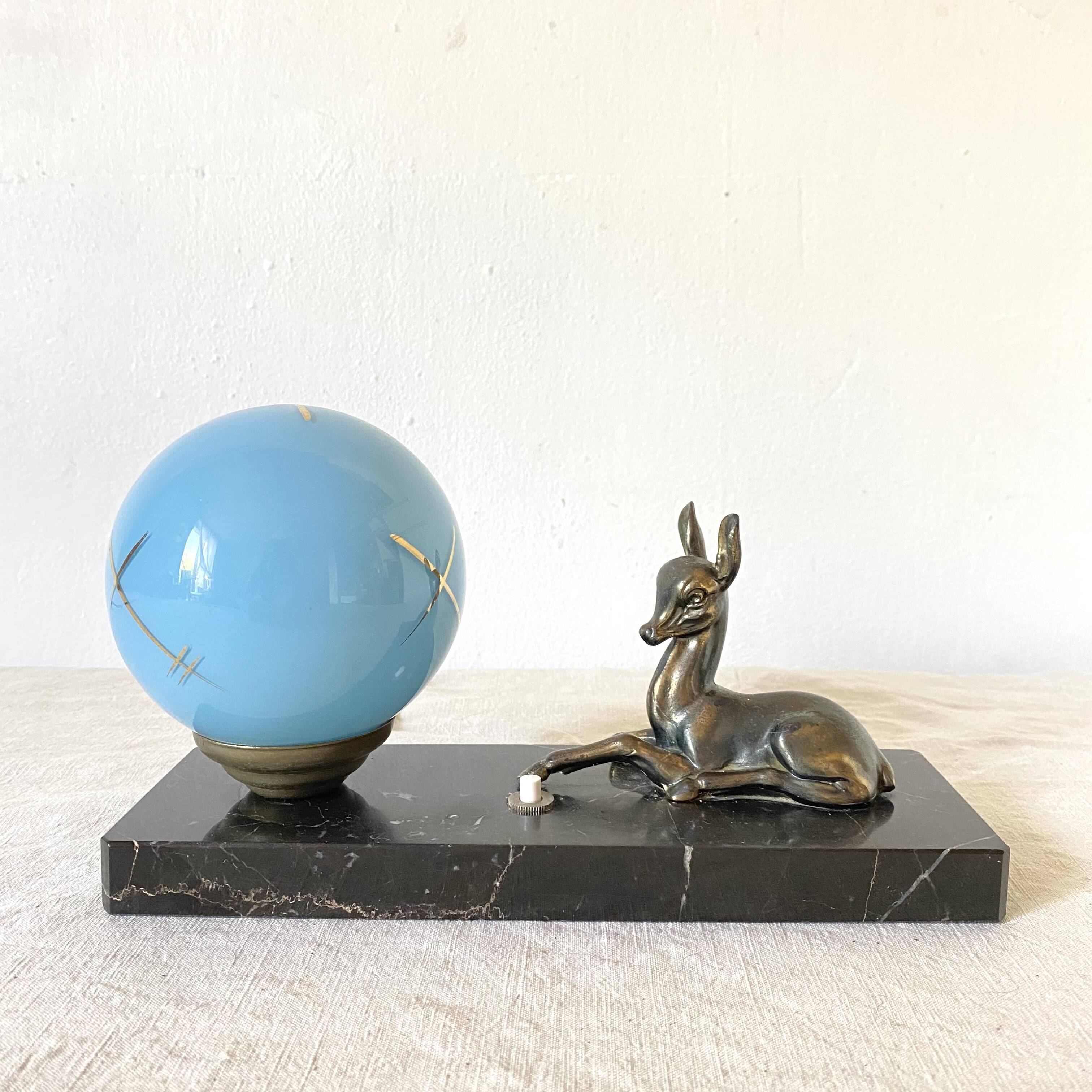 Lampe veilleuse art déco marbre et faon en régule