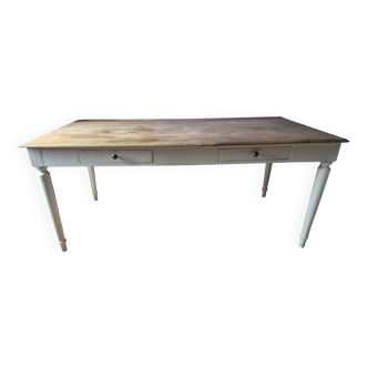Desk made of solid mango wood