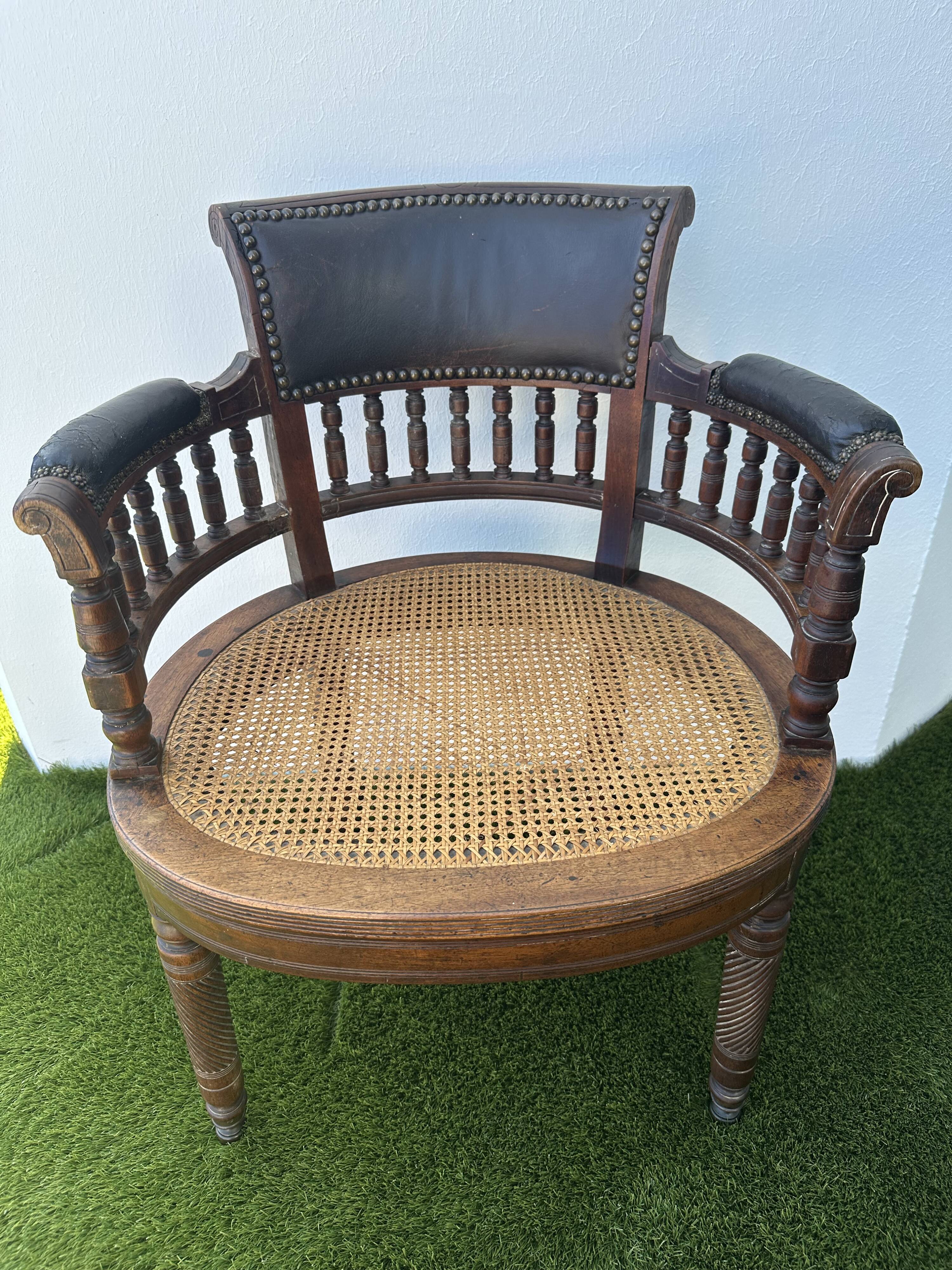 Napoleon III office chair in solid wood