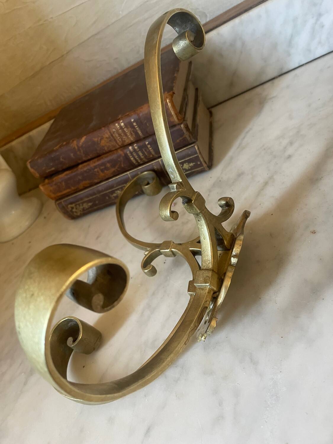 Coat rack, double hook in bronze from the 19th century.