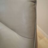 Leather swivel armchair, Italian design, 1990s, manufacture: Natuzzi