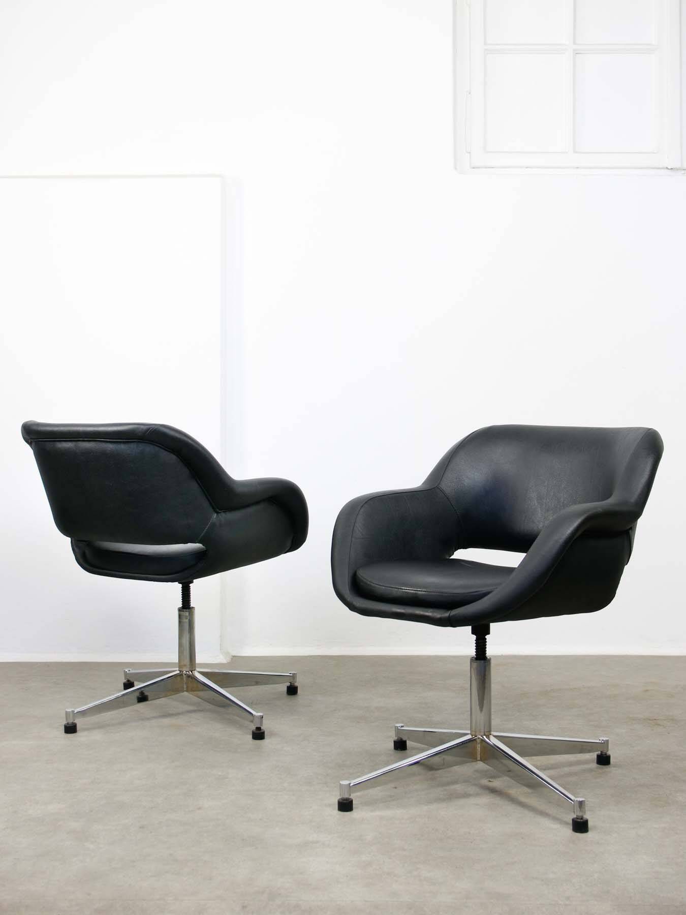 Chaise pivotante vintage en simili cuir noir italien et chrome