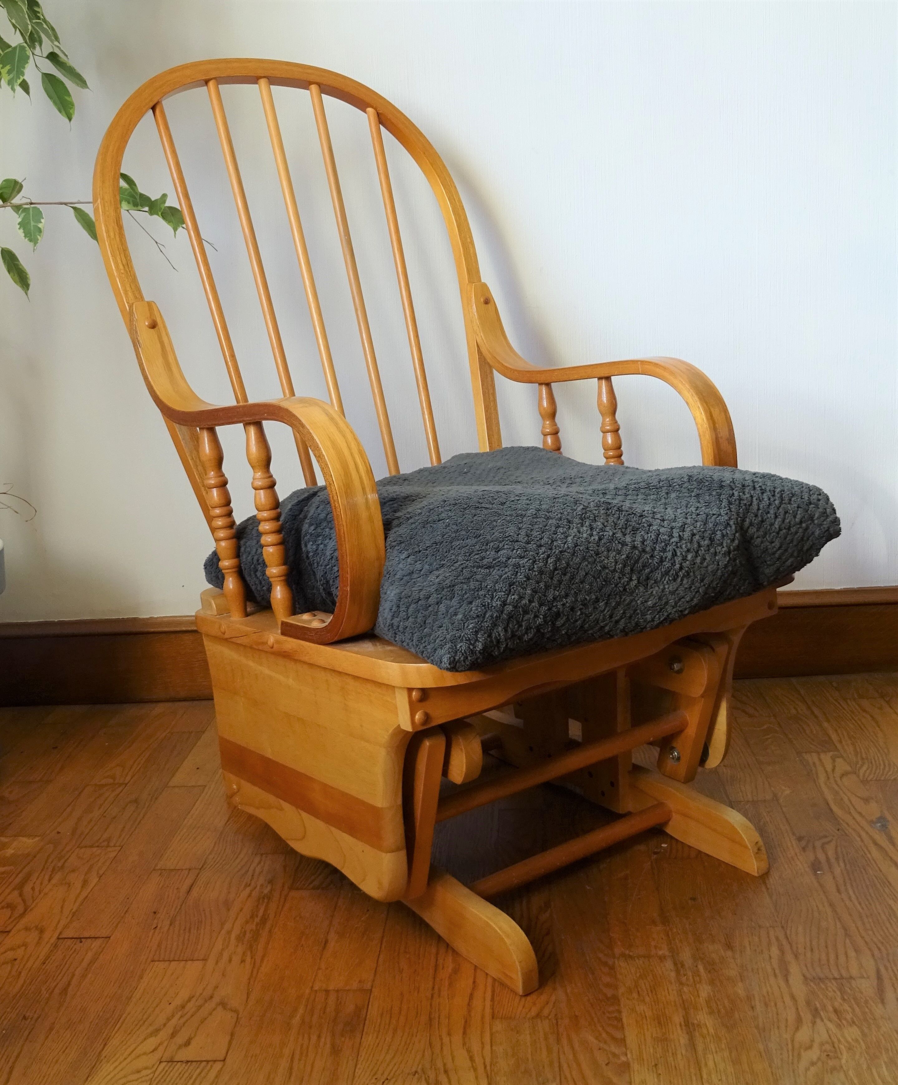 Mechanical Rocking Chair in Pine 1970s