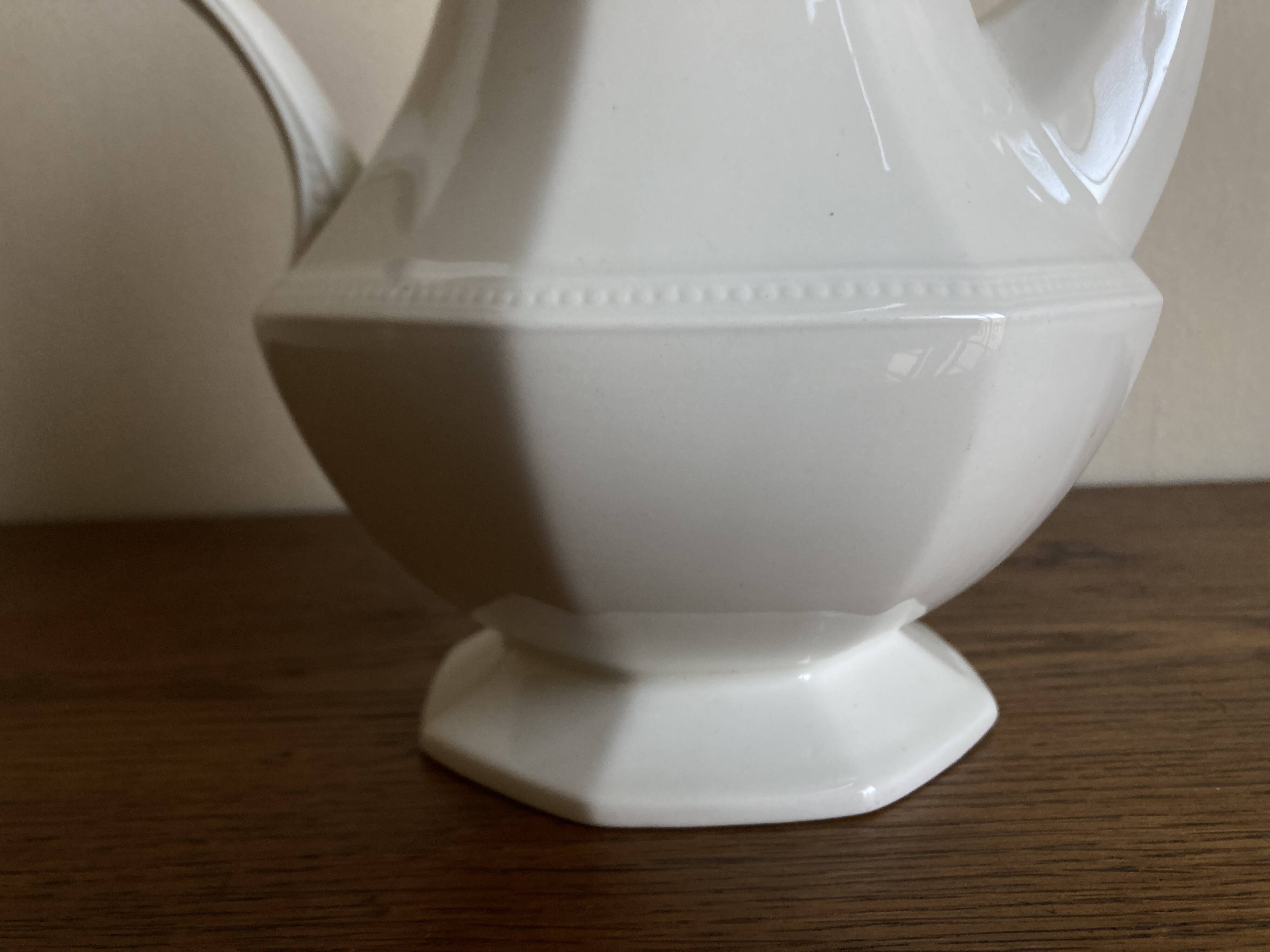 Neo-classical octagonal coffee pot Johnson Brothers pearls 1960