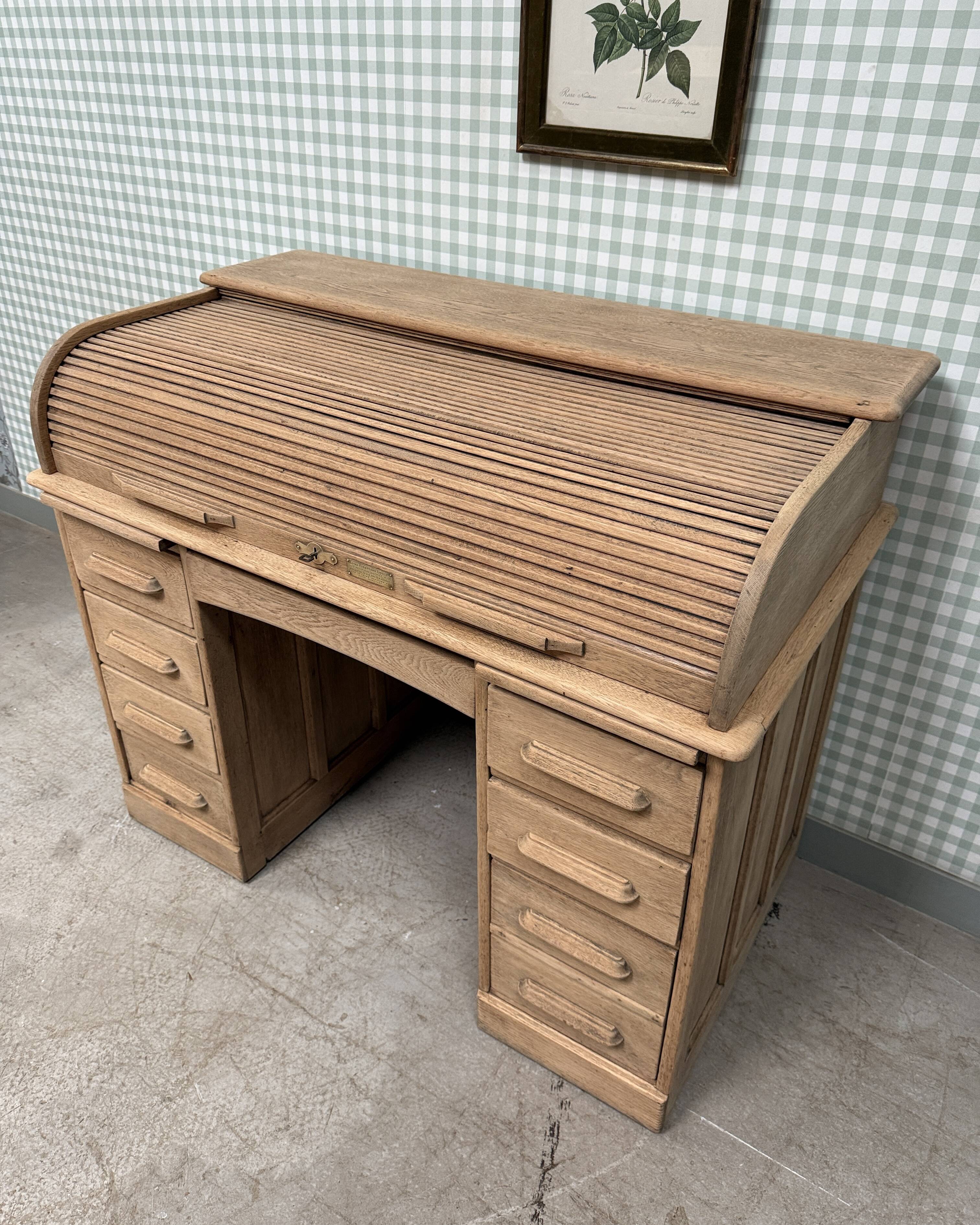 American cylinder desk (renovated)