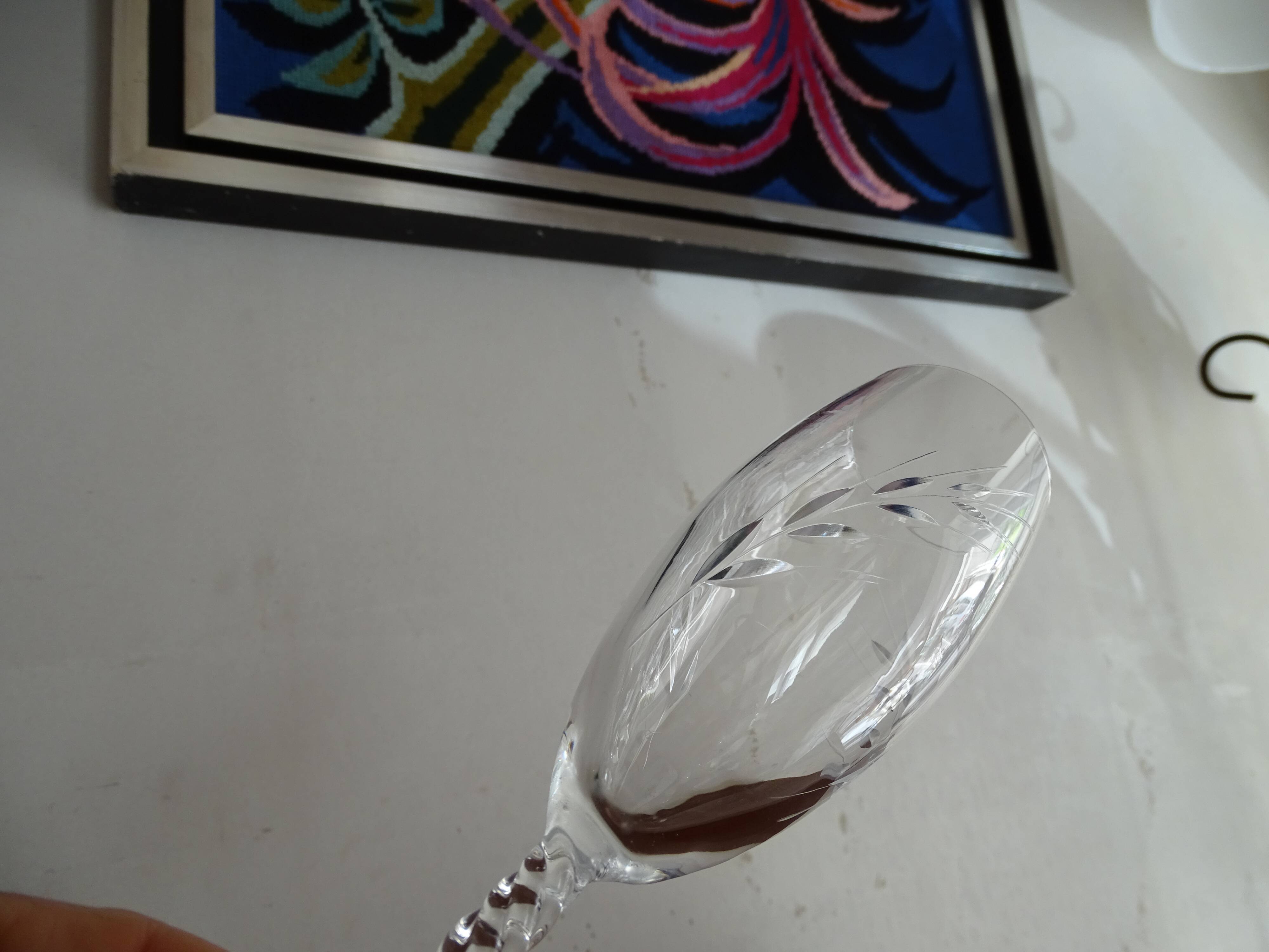 8 crystal champagne flutes from Arques Fleury epi twisted feet