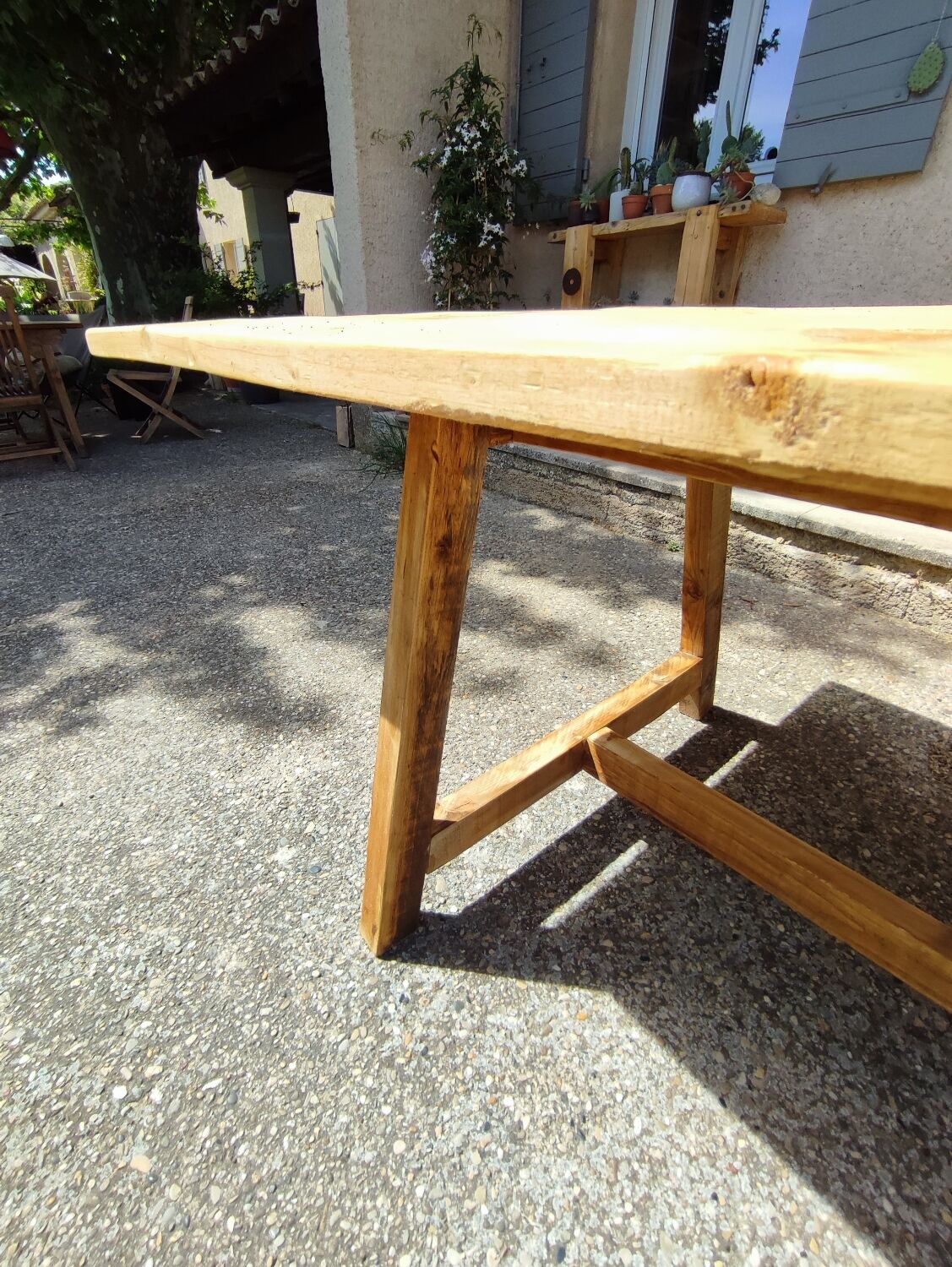 Table en pin massif 10 personnes