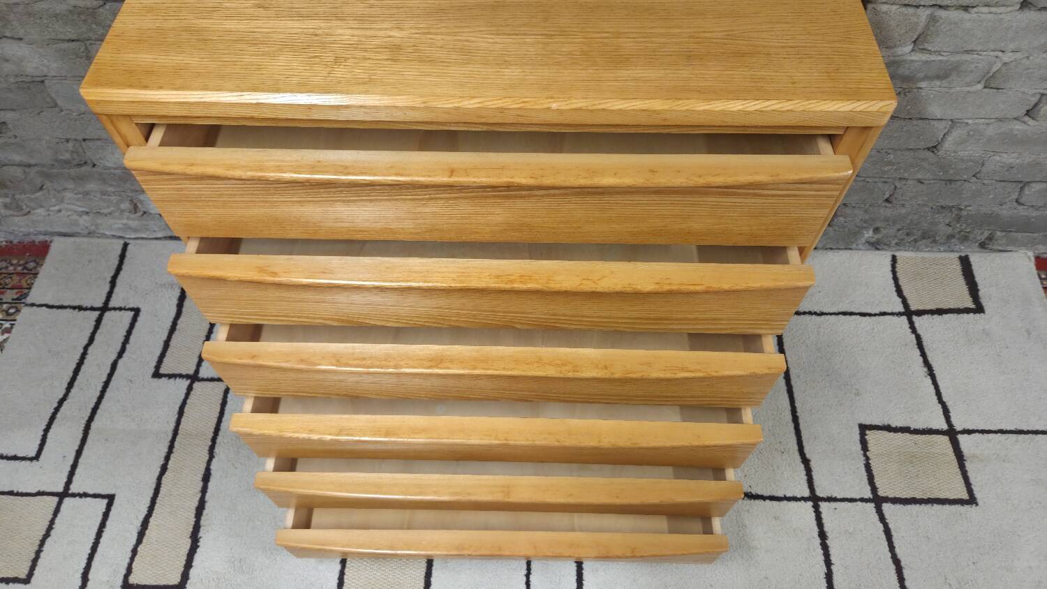 Vintage Scandinavian wooden chest of drawers with 6 drawers from the 1970s.