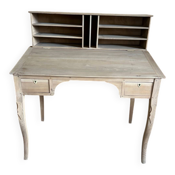 Ancien bureau en noyer aerogommé