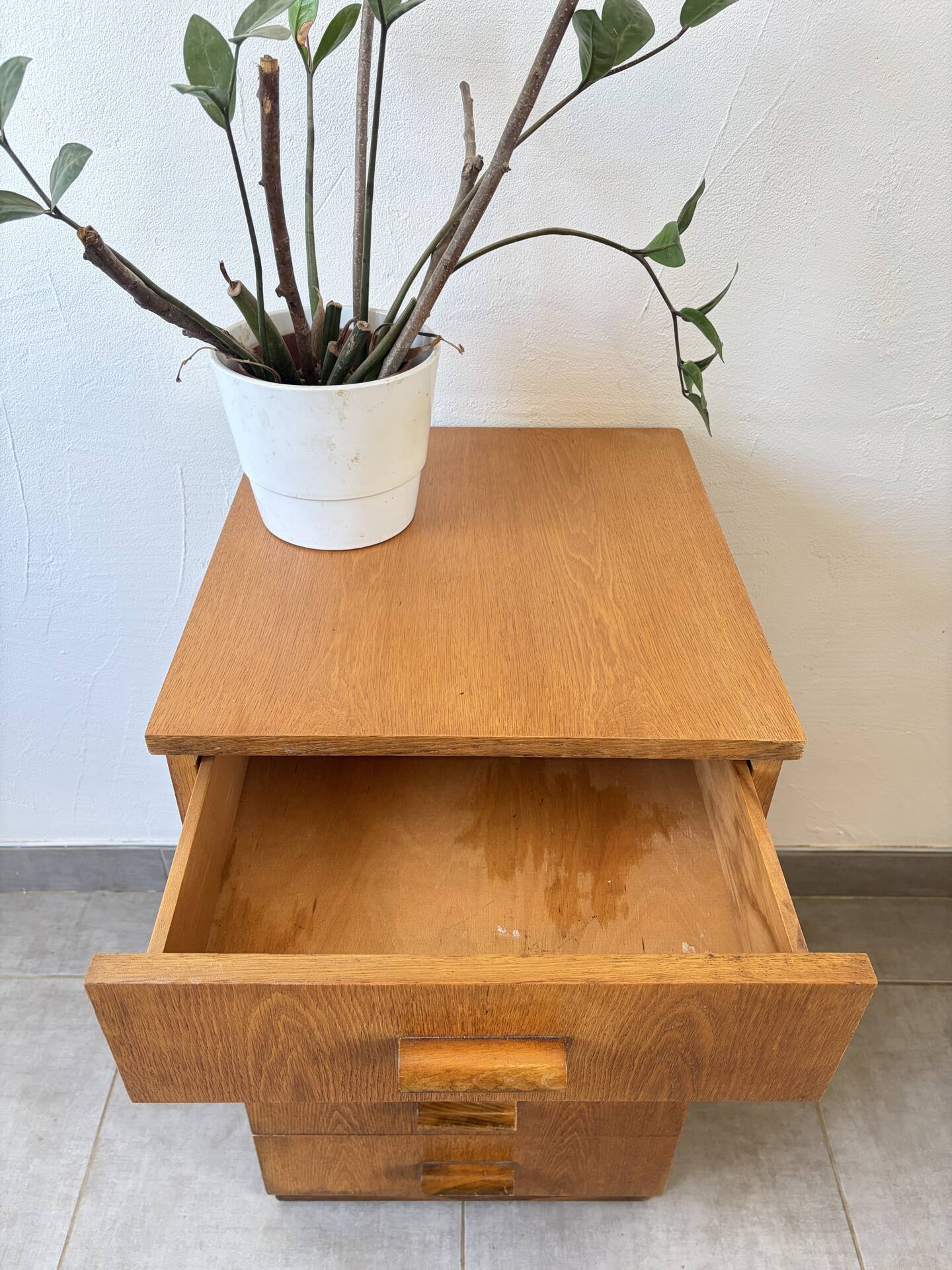 Vintage chest of drawers