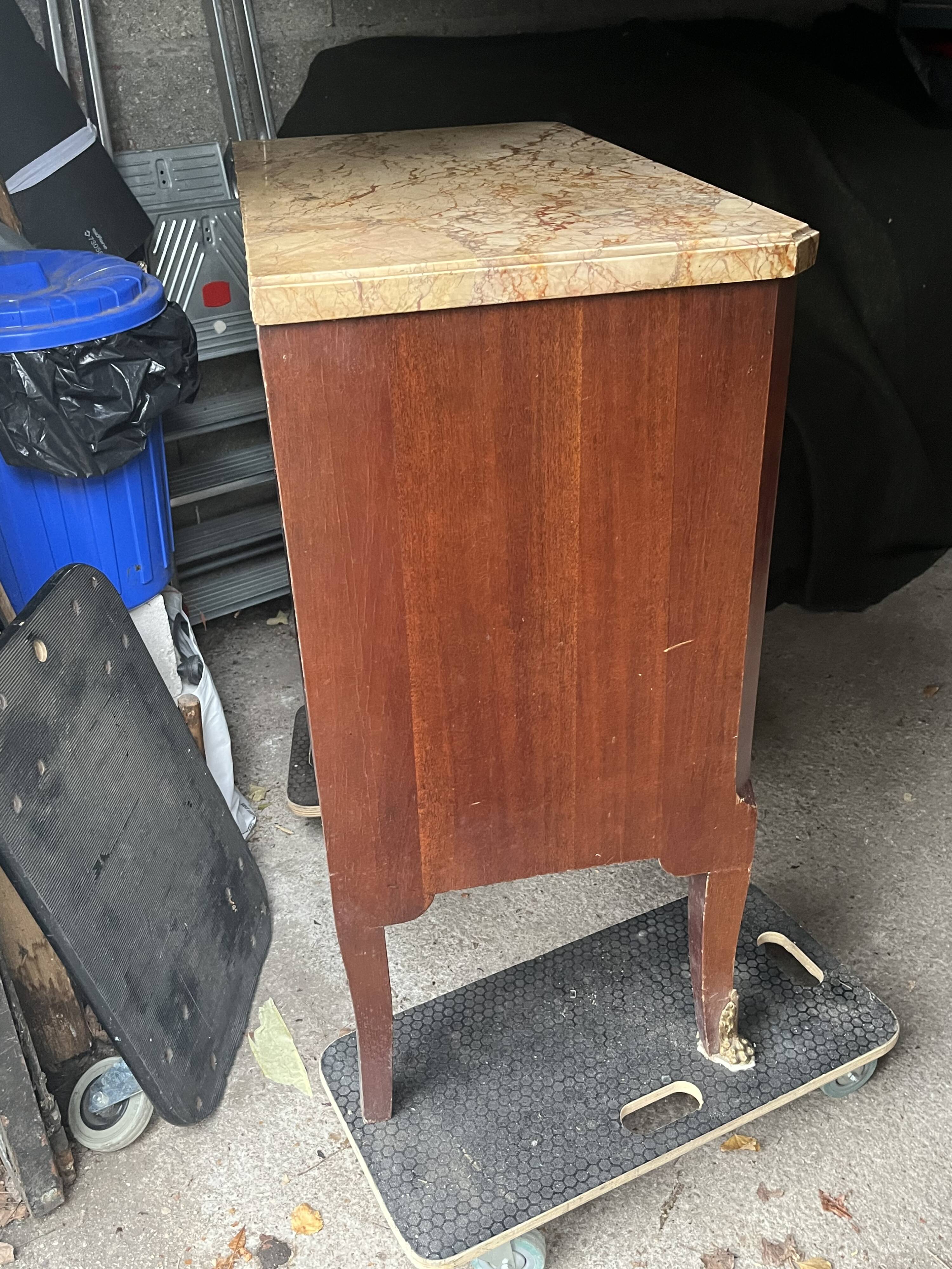 Commode