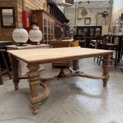 Table atypique fin XIXème