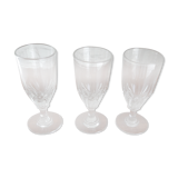 3 verres à pied