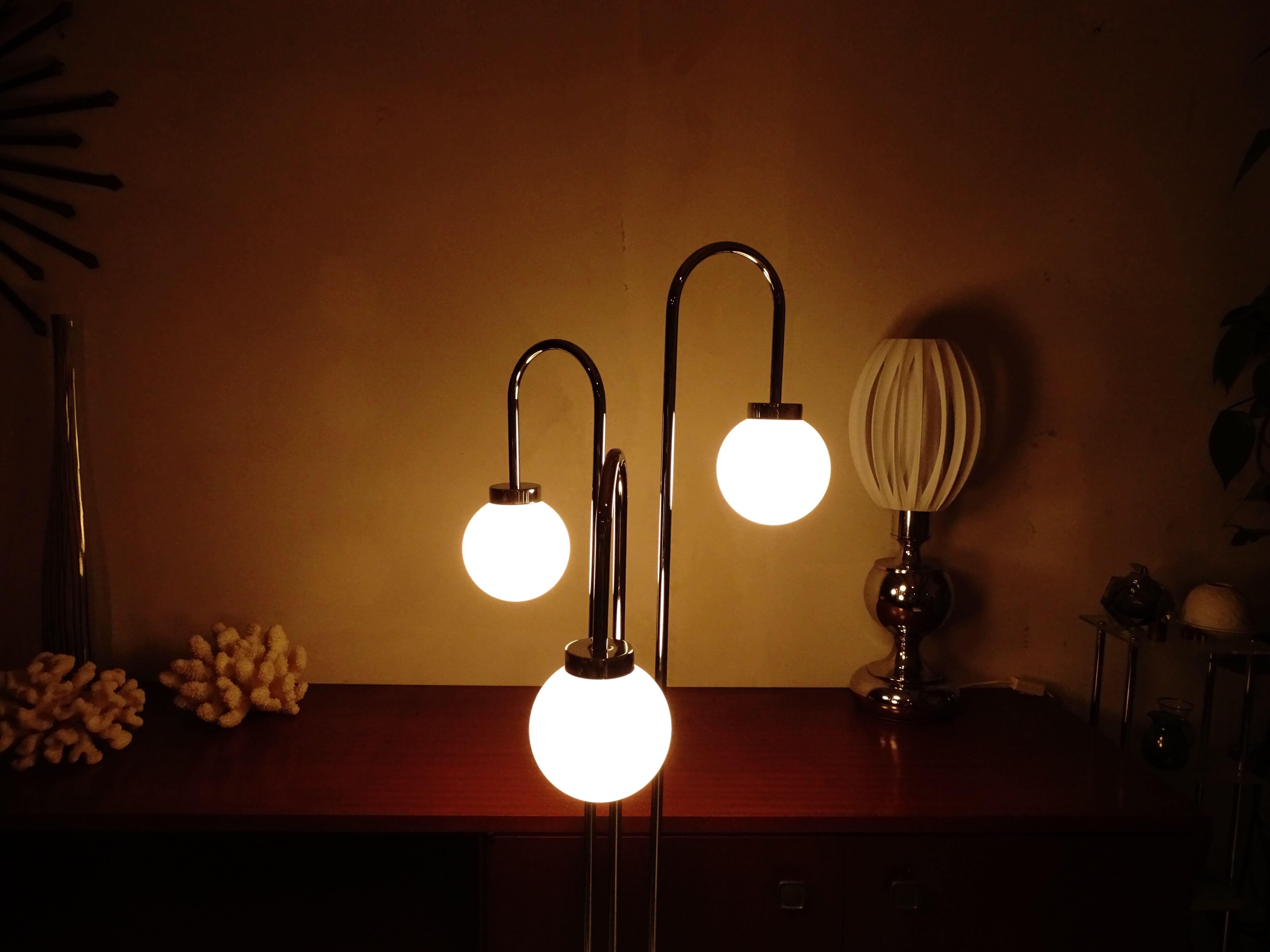 Lampadaire  chromé 3 boules 1970 vintage