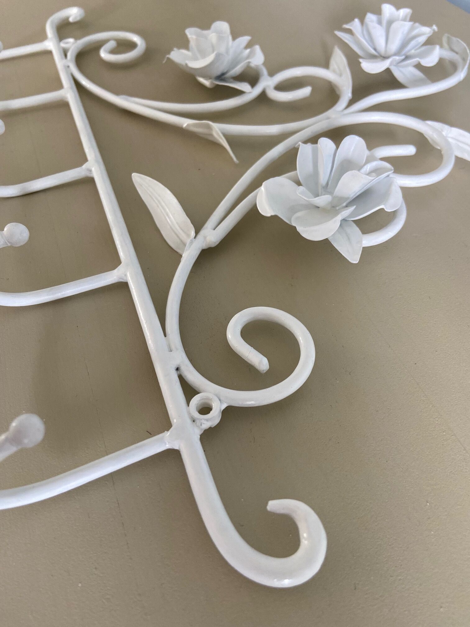 Metal wall towel rail