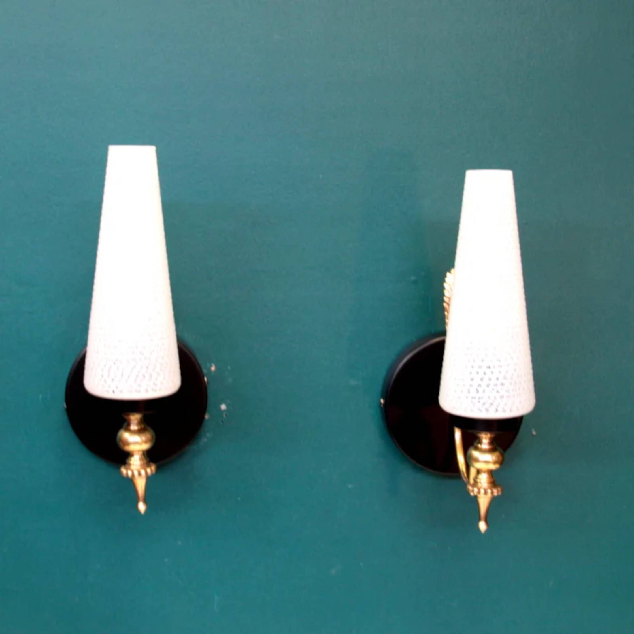 Pair of brass wall lights and speckled white glass tulips LAMP-6019