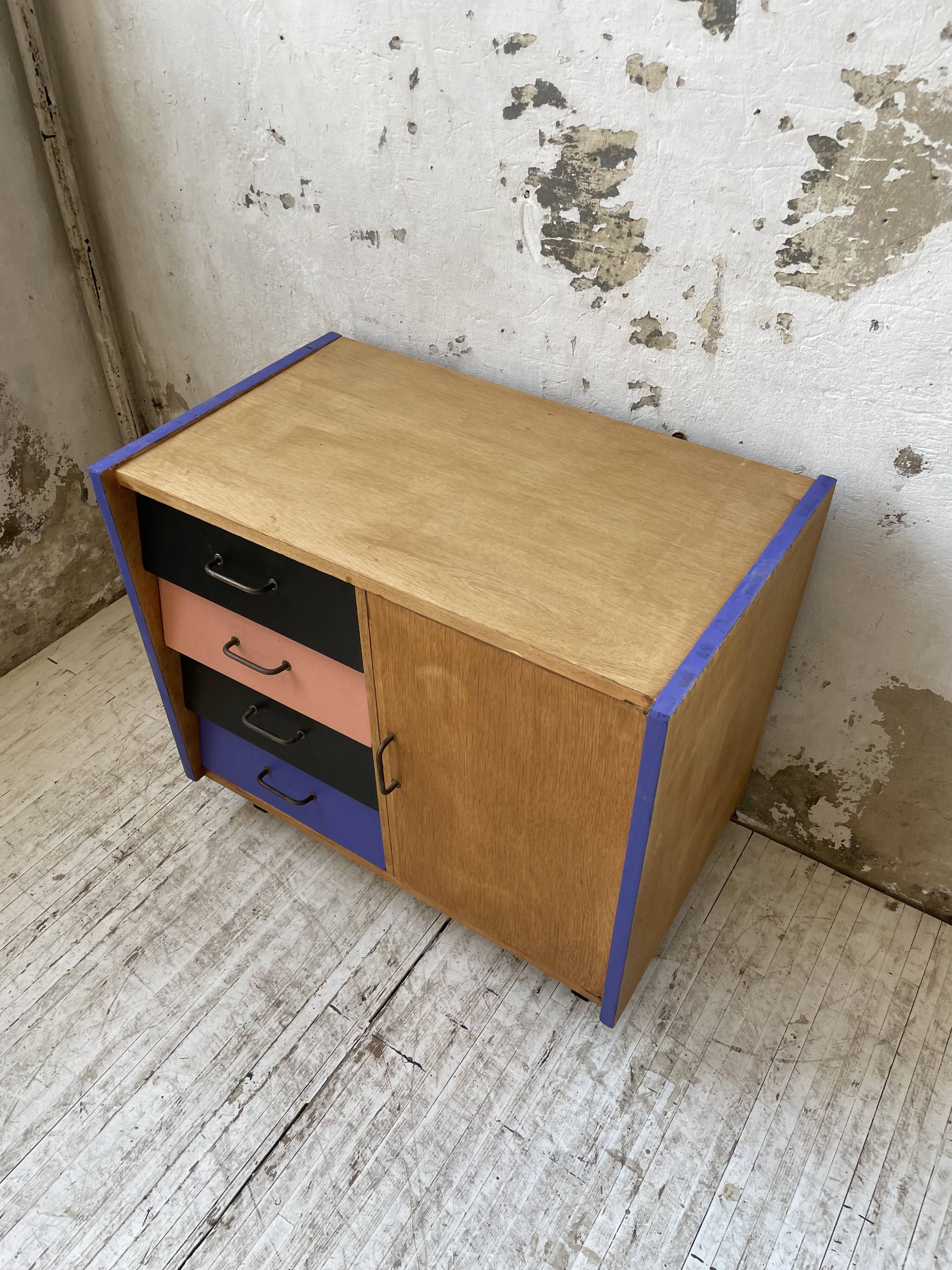 Meuble commode colorée années 60