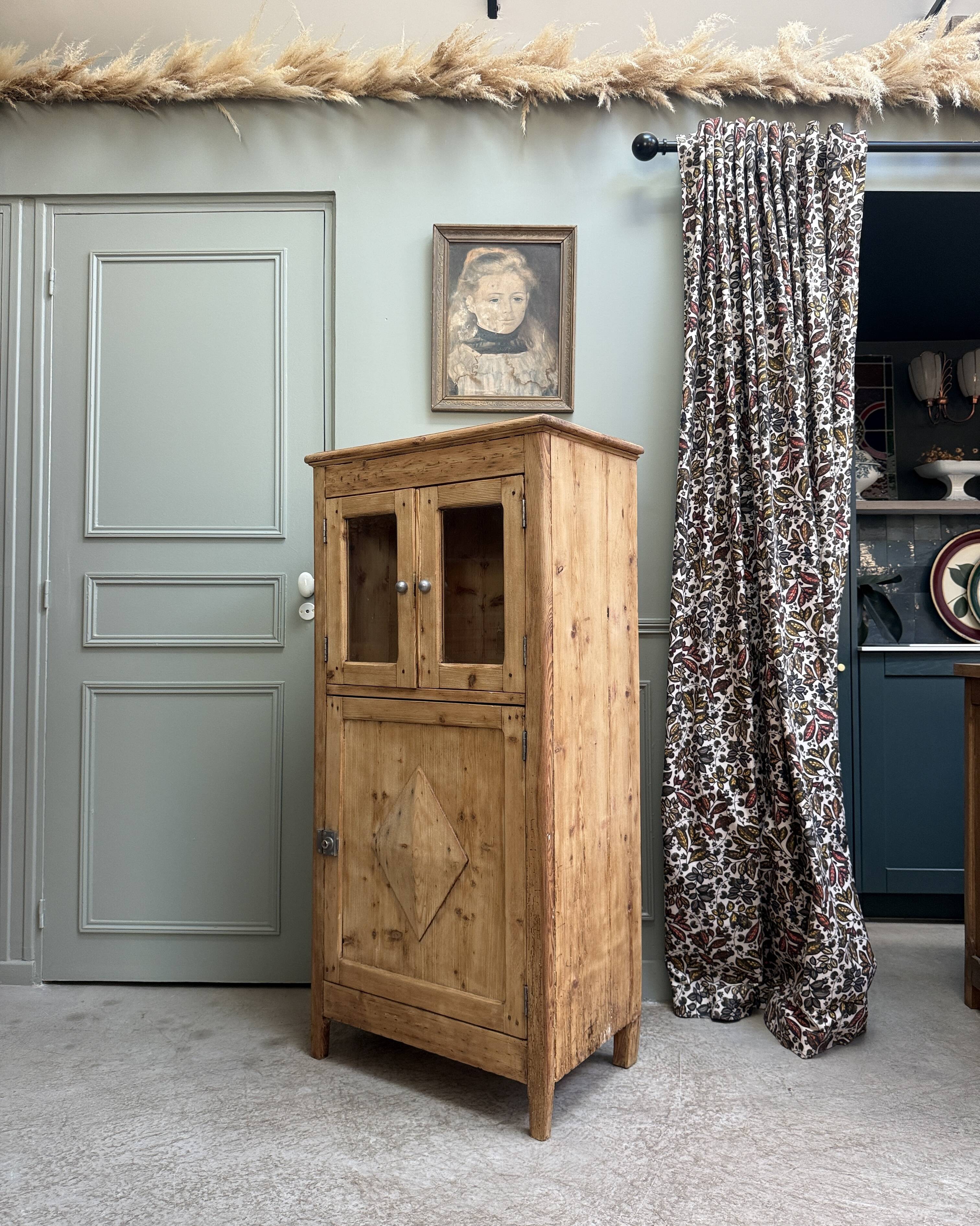 Small vintage dresser chic country (renovated)