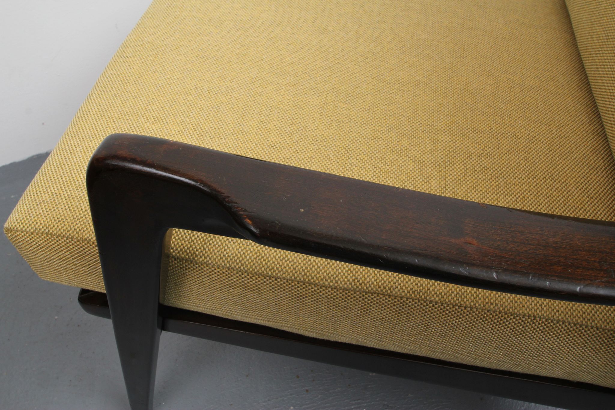 Fauteuil des années 1960 jaune