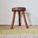 Petite sellette / tabouret ancien en bois brut