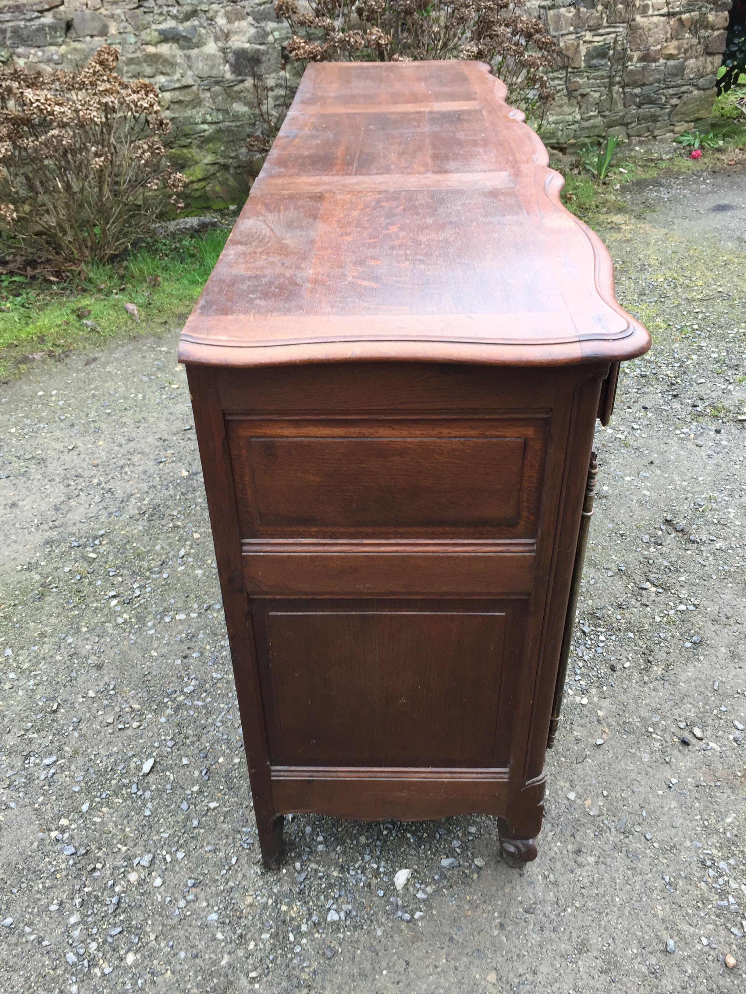 Louis XV sideboard in solid oak carved with 3 doors and 3 drawers