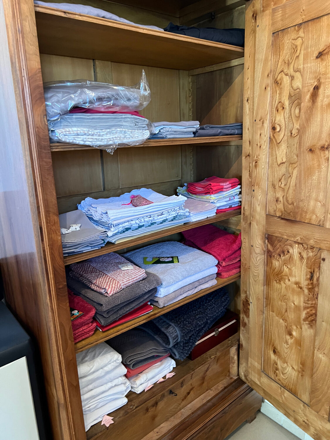 Bonnetière, lingère