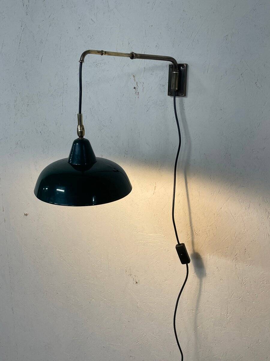 Small wall lamp with extendable arm, 1940s-1950s.