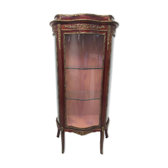 Vitrine galbee style Louis XV