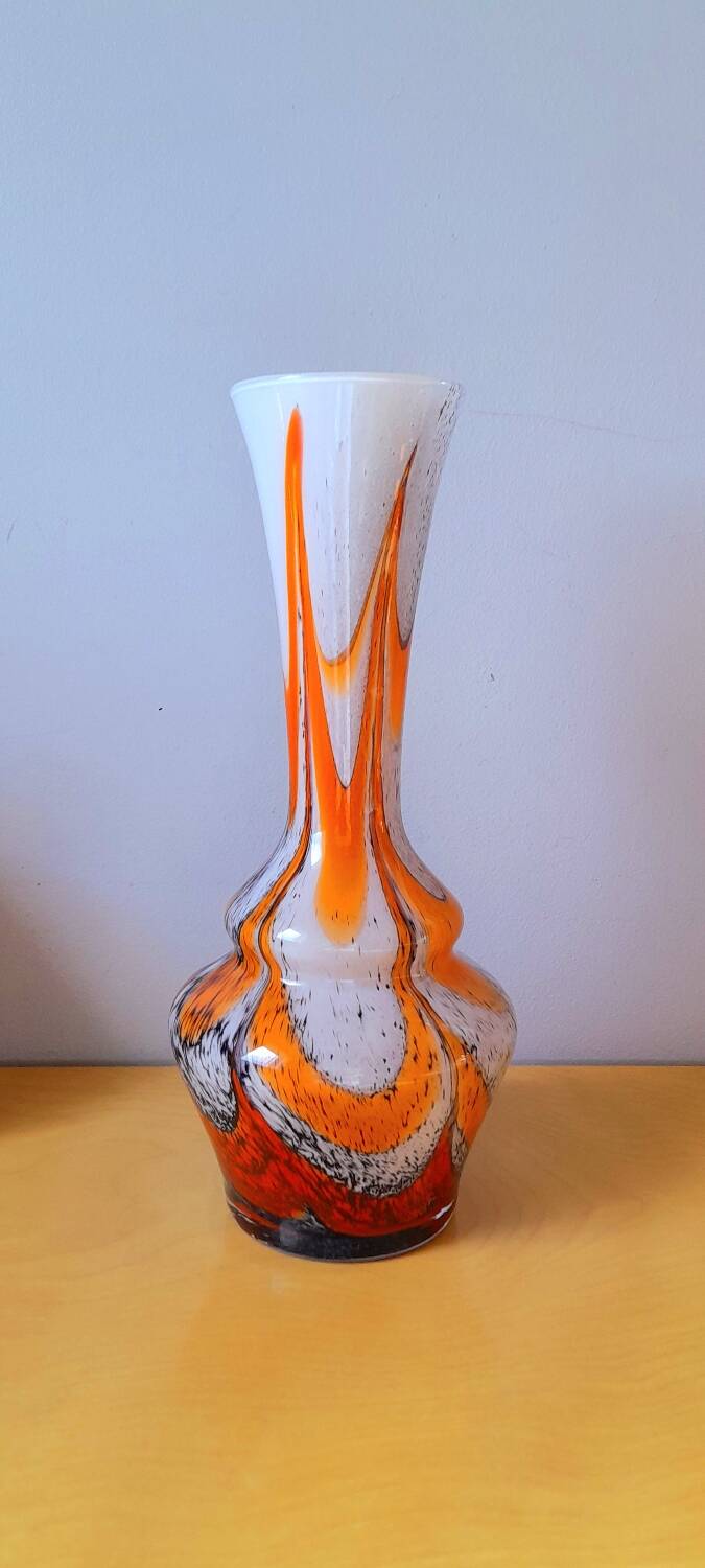 Opaline vase by Carlo Moretti 70s
