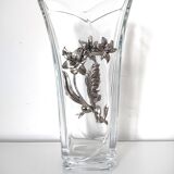 Vase en verre avec application de fleurs en métal