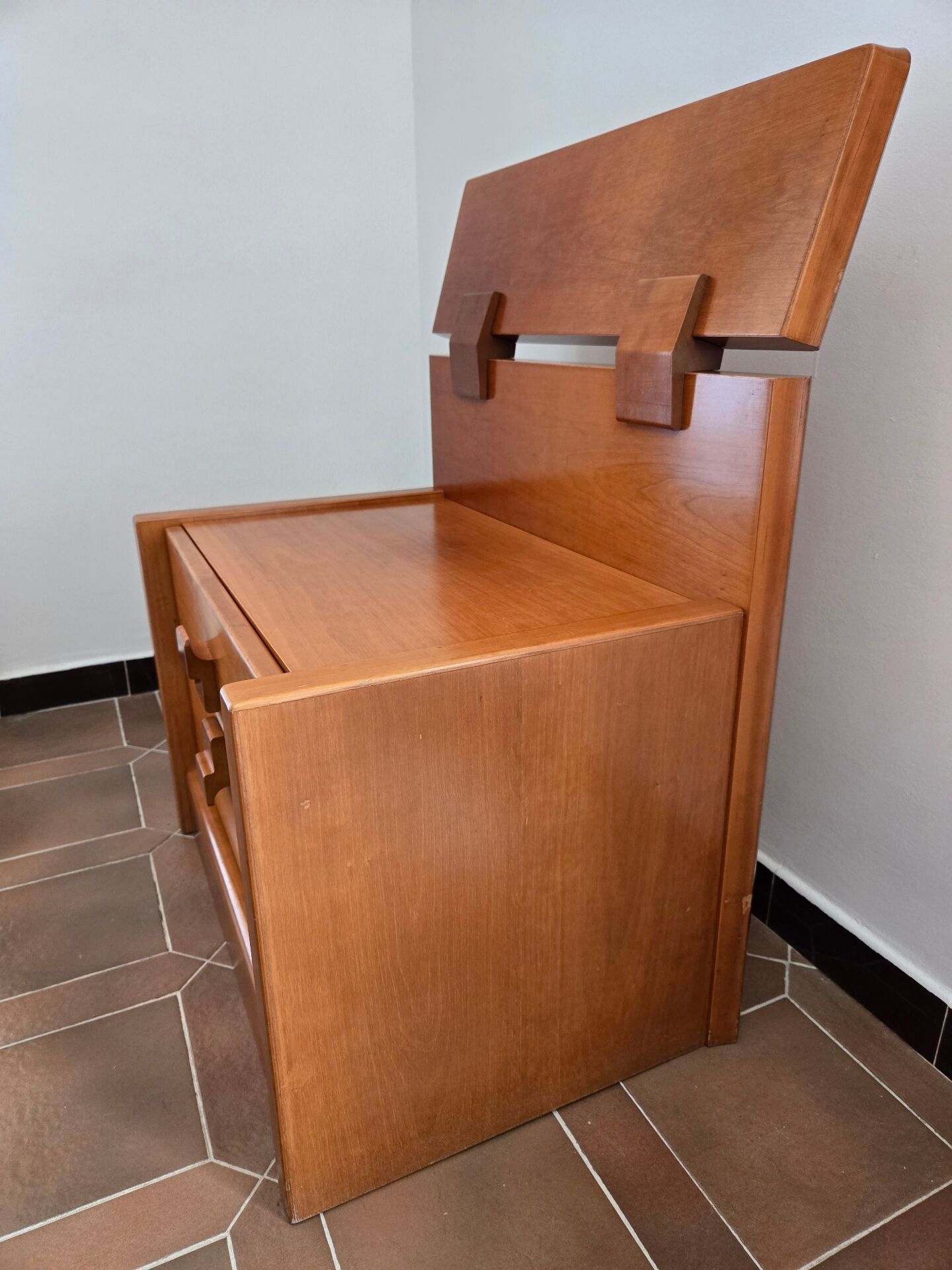 Pair of vintage bedside tables with high backrest in wood - 1970s