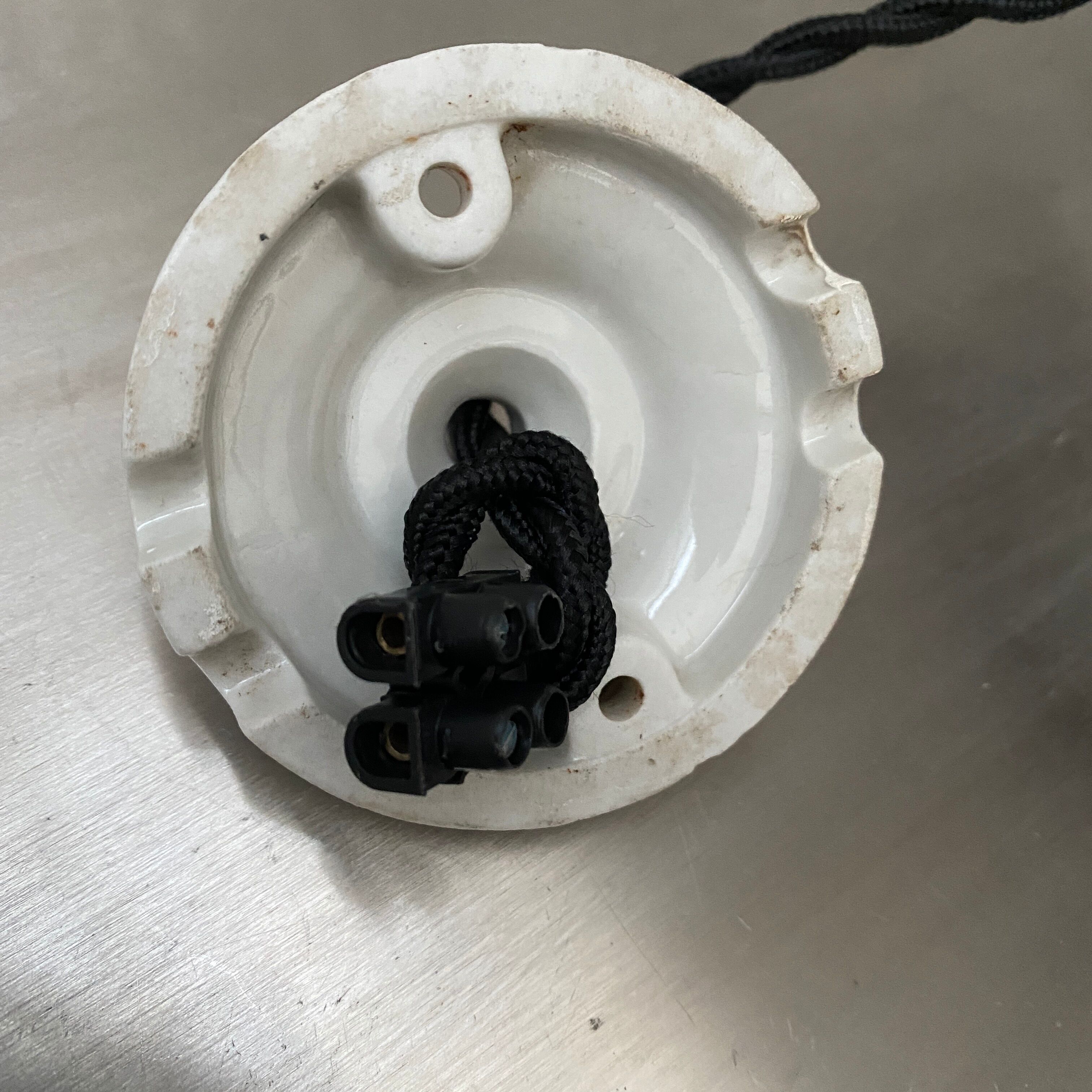 Lot 2 industrial hanging emaillee noires