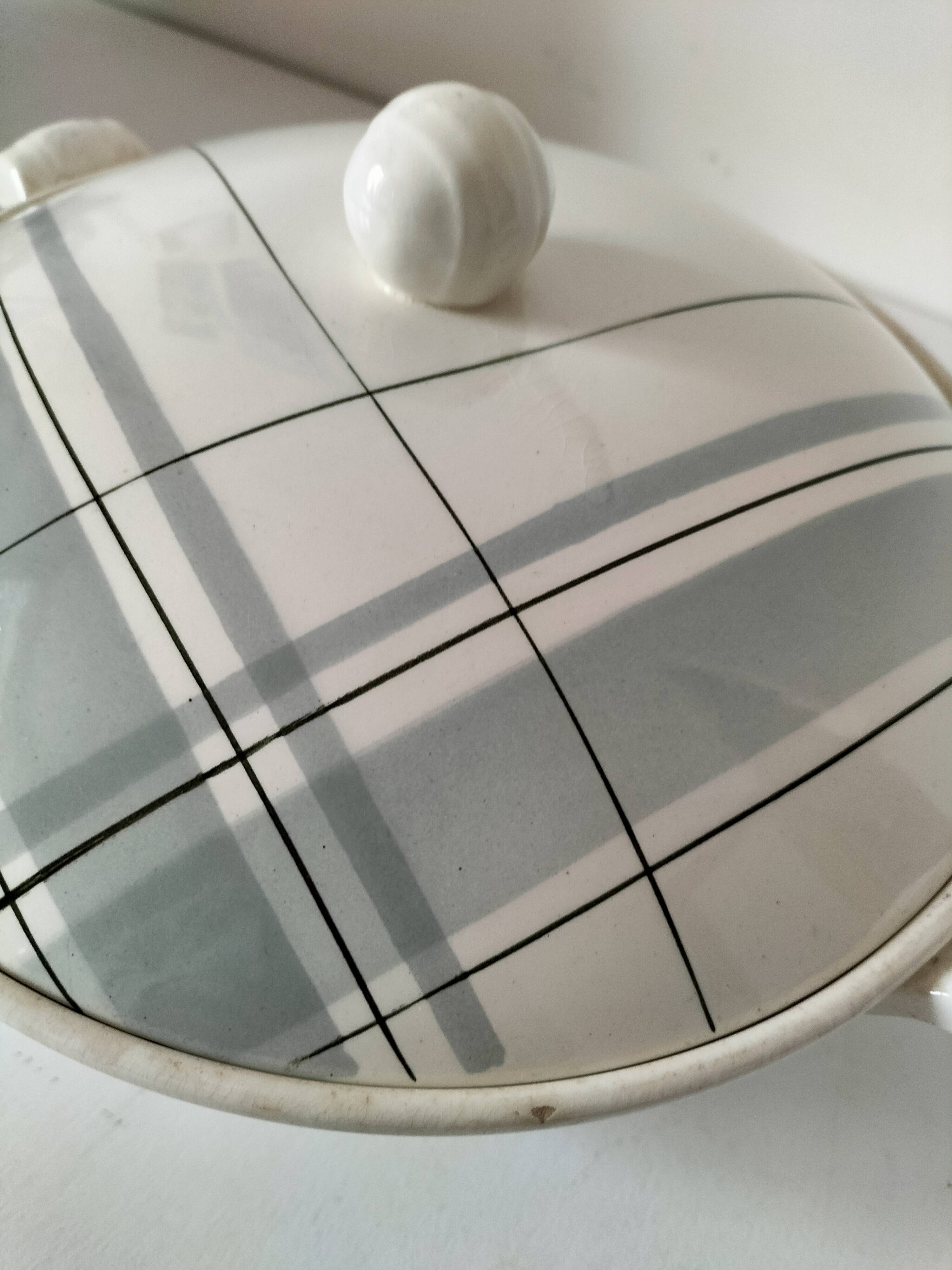 Salins soup tureen model Montréal graphic decor 60s