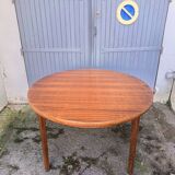 Henning Sorensen extendable dining table in rosewood from the 1960s.