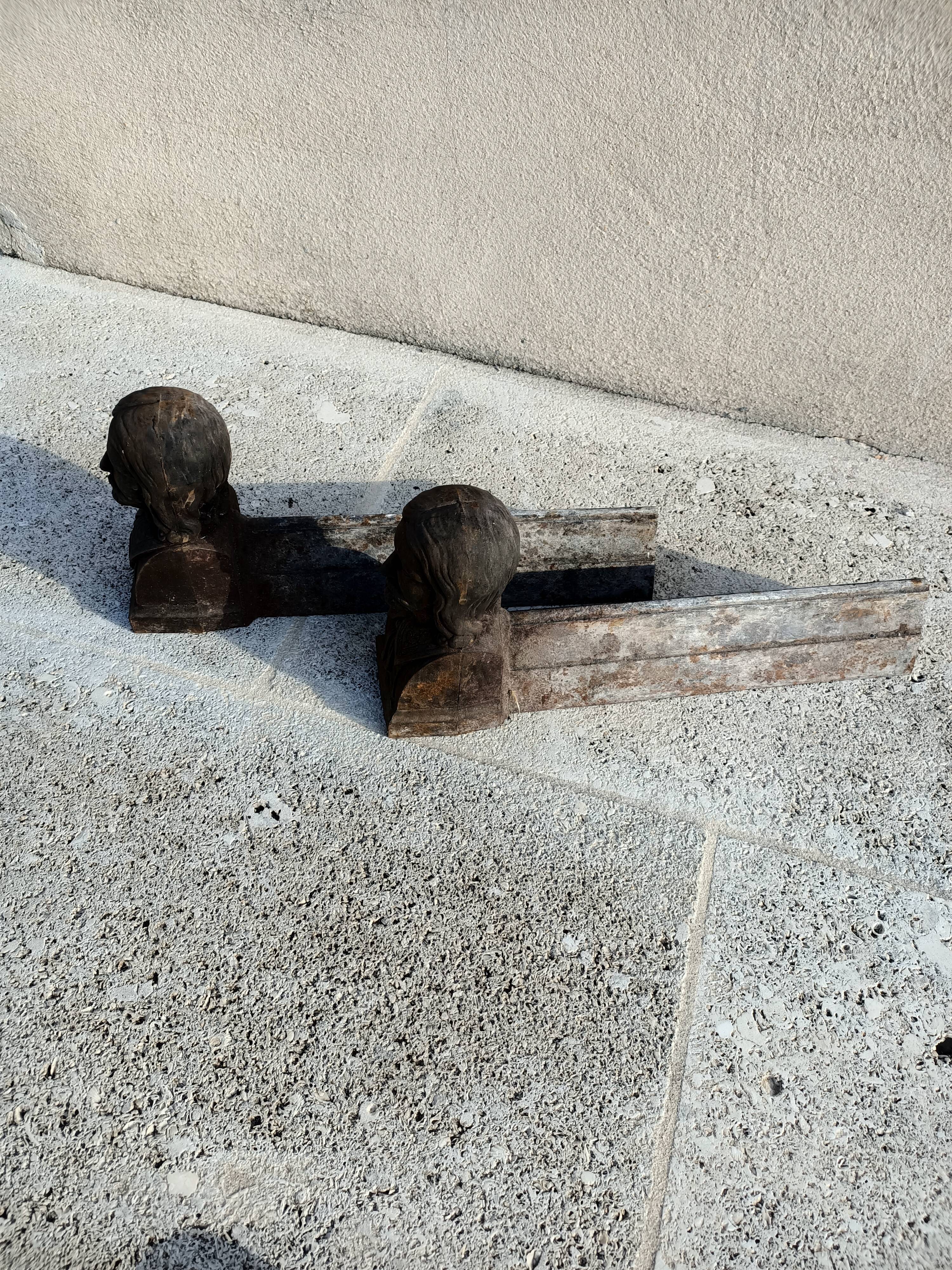 Paire de chenets en fonte