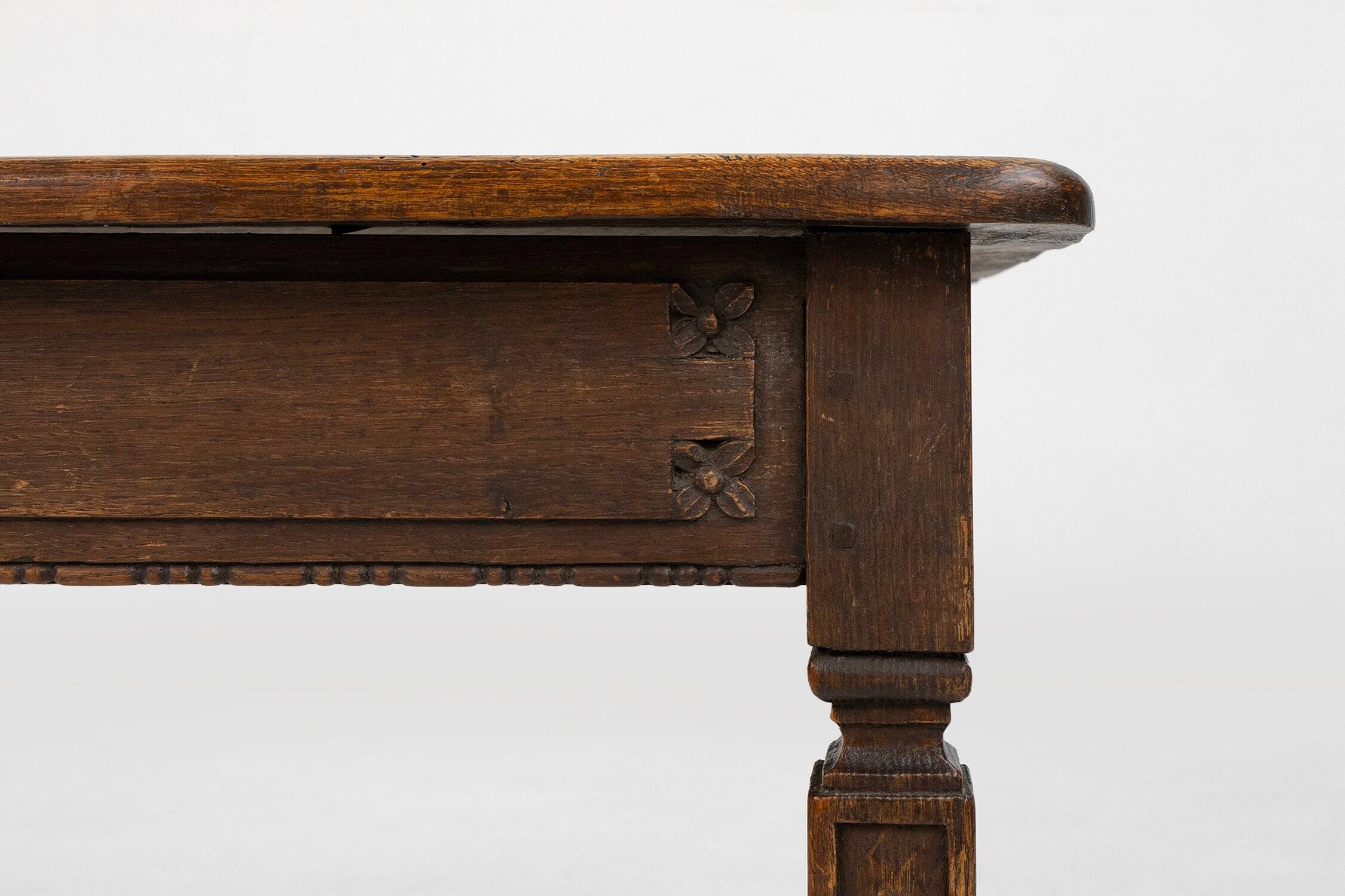 Table d'appoint rustique française du milieu du siècle en bois, années 1850.