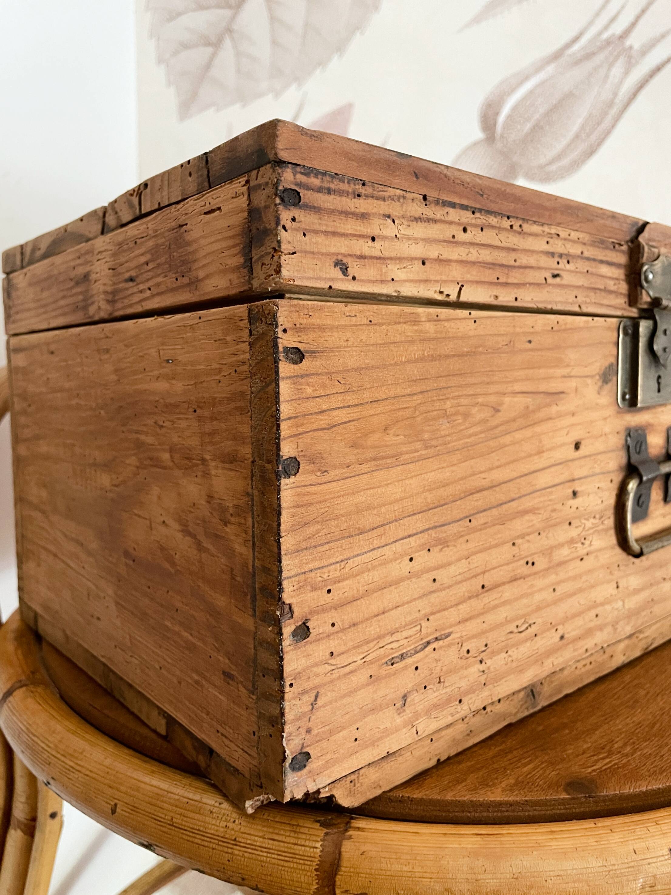 Antique solid pine chest - 41 x 25 x 20