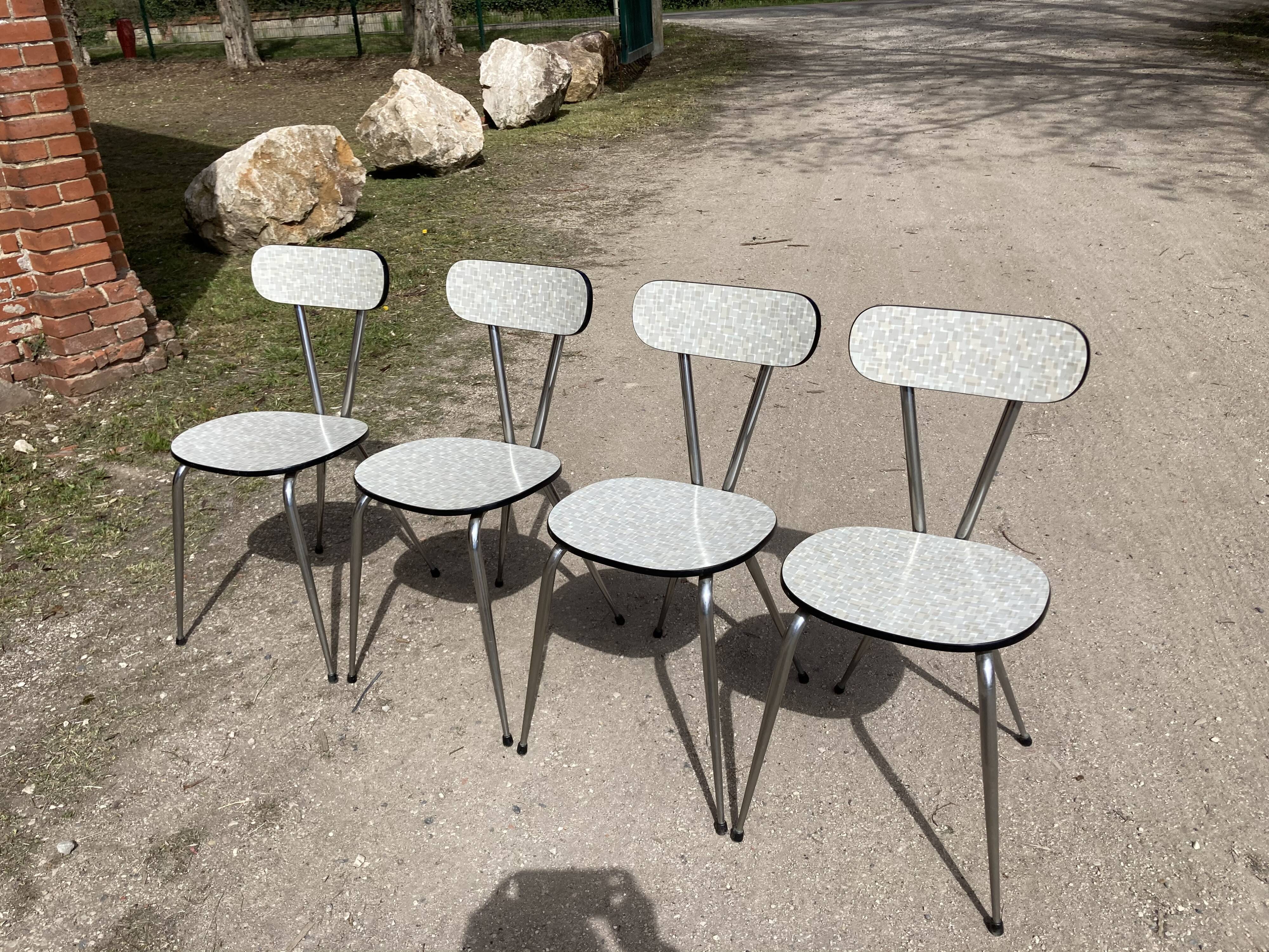 Series of 4 chairs in formica