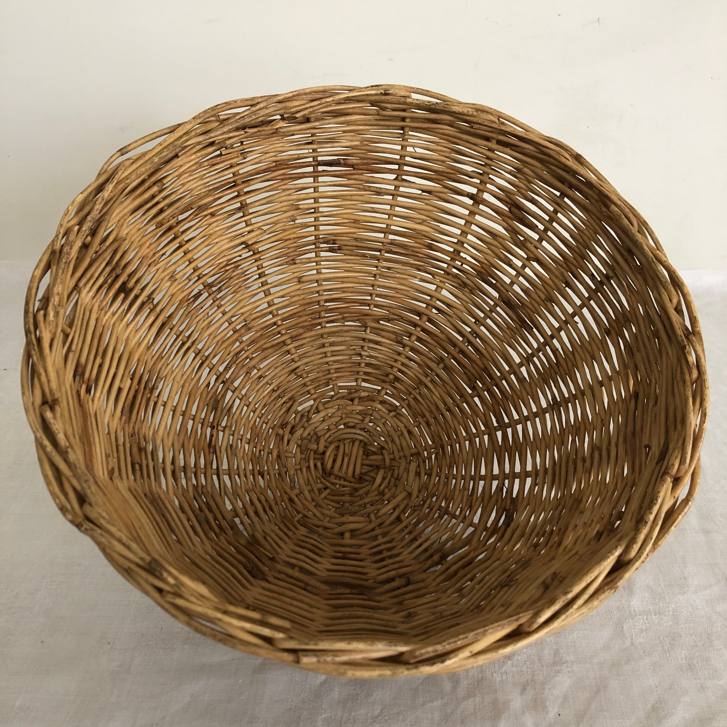 Cloche en osier tressé, campagne chic, cuisine