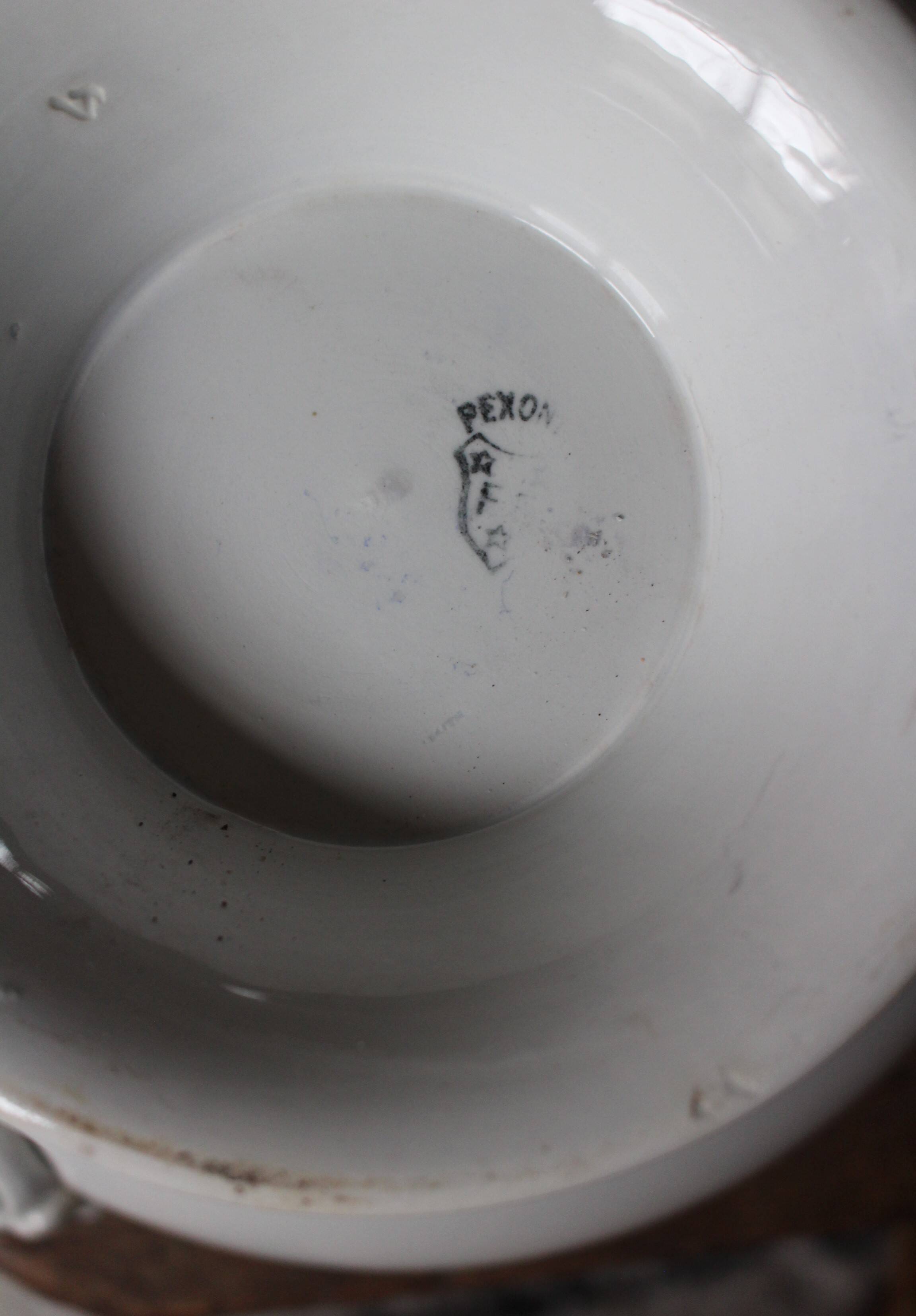 Pexonne FF iron earth white soup tureen