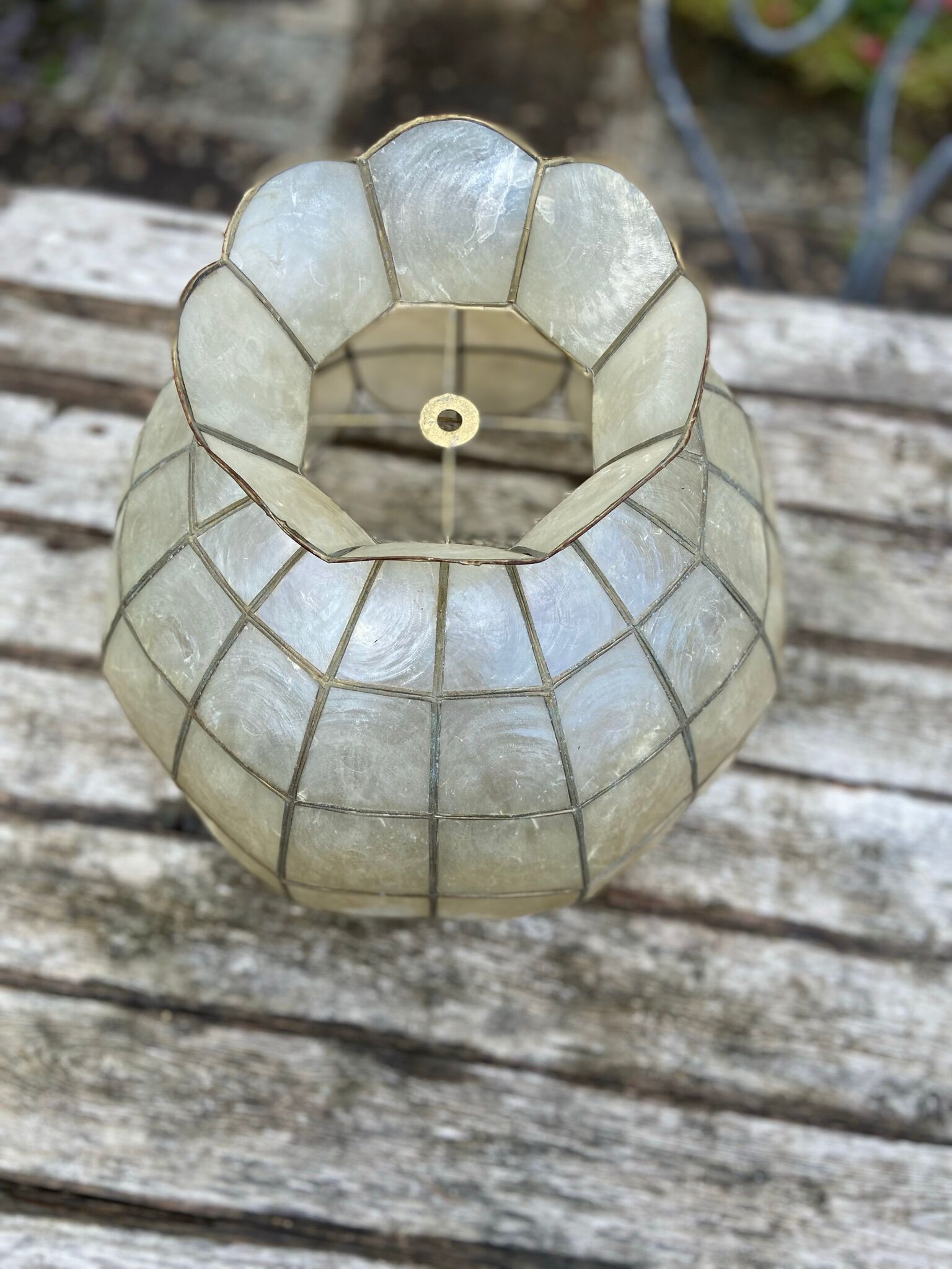 Lampshade for mother-of-pearl and vintage brass suspension