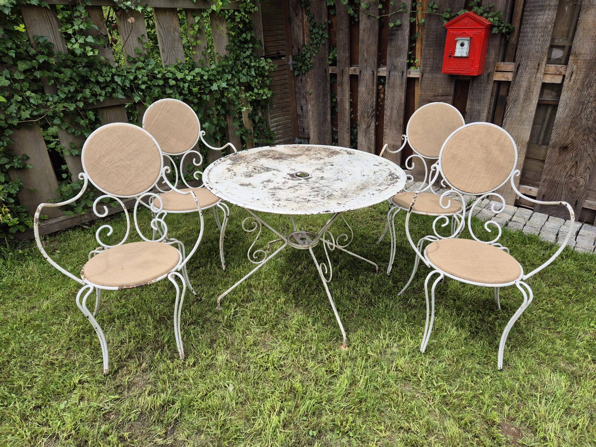 Salon de jardin en fer forgé