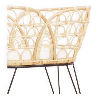 Ariana rattan cradle with metal legs