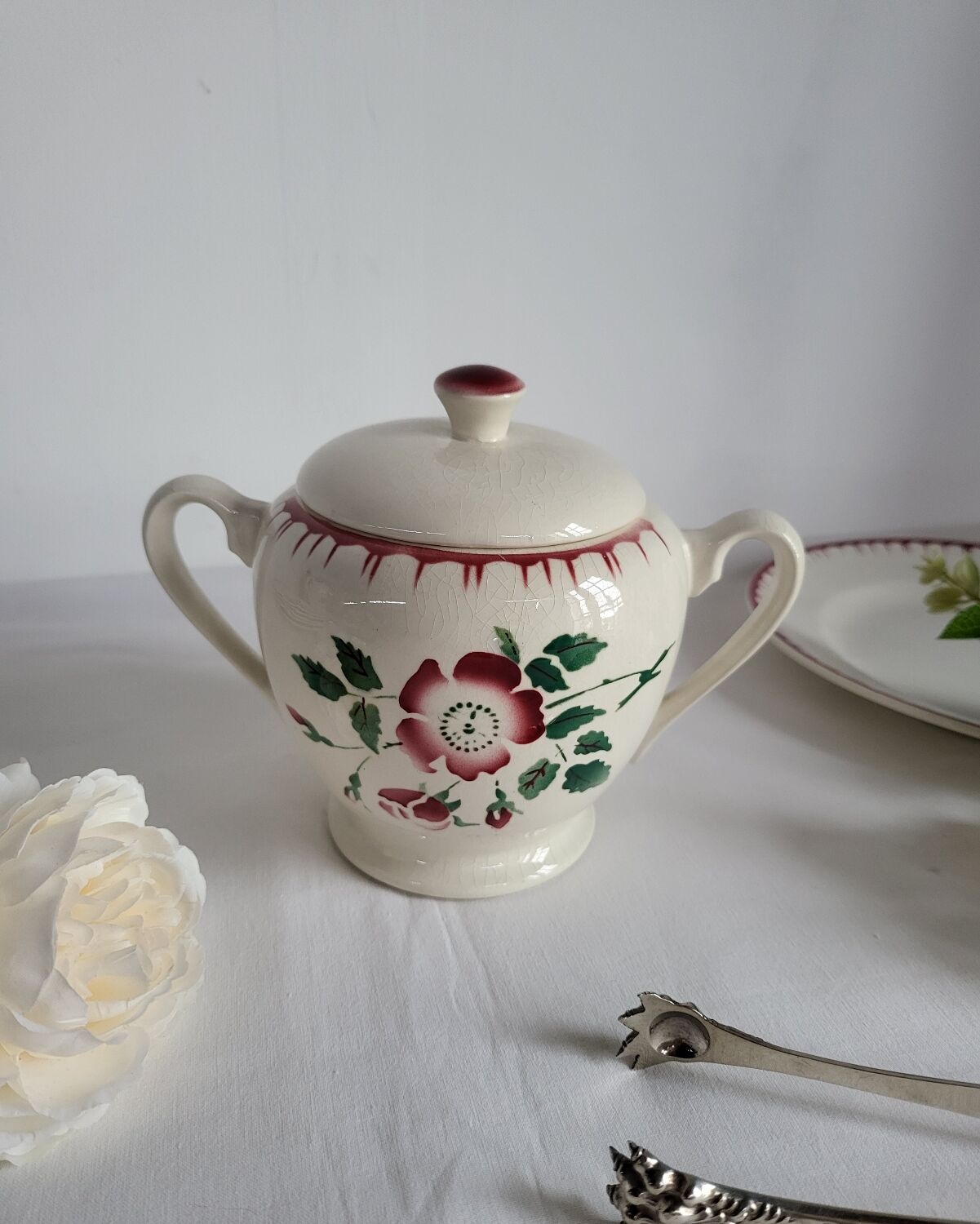 Sarreguemines earthenware sugar bowl, Epernay pattern