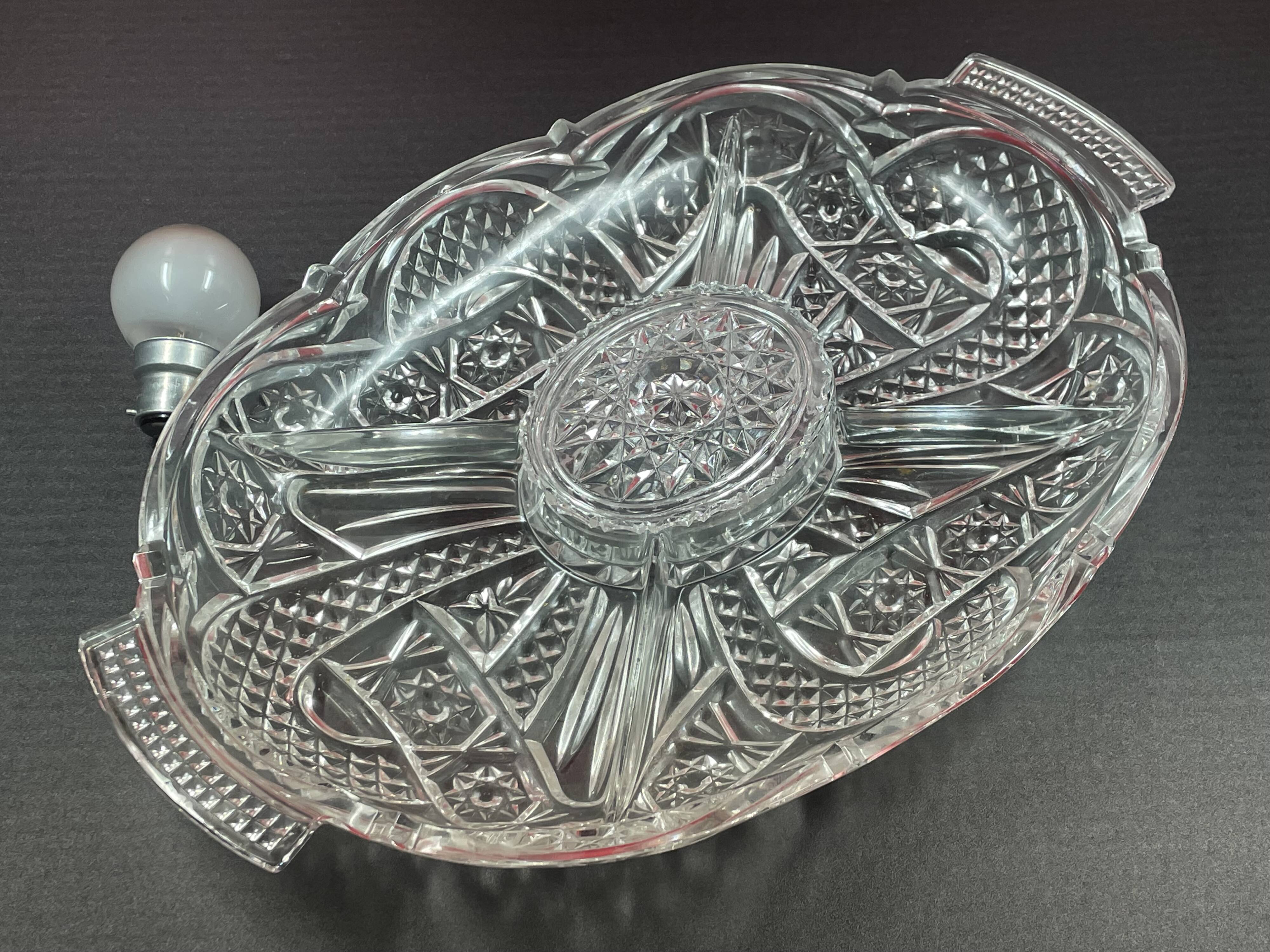 Servant, Cut Glass Centerpiece Cup - 36 x 24 cm