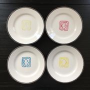 Set of 4 plates with oak leaf decoration